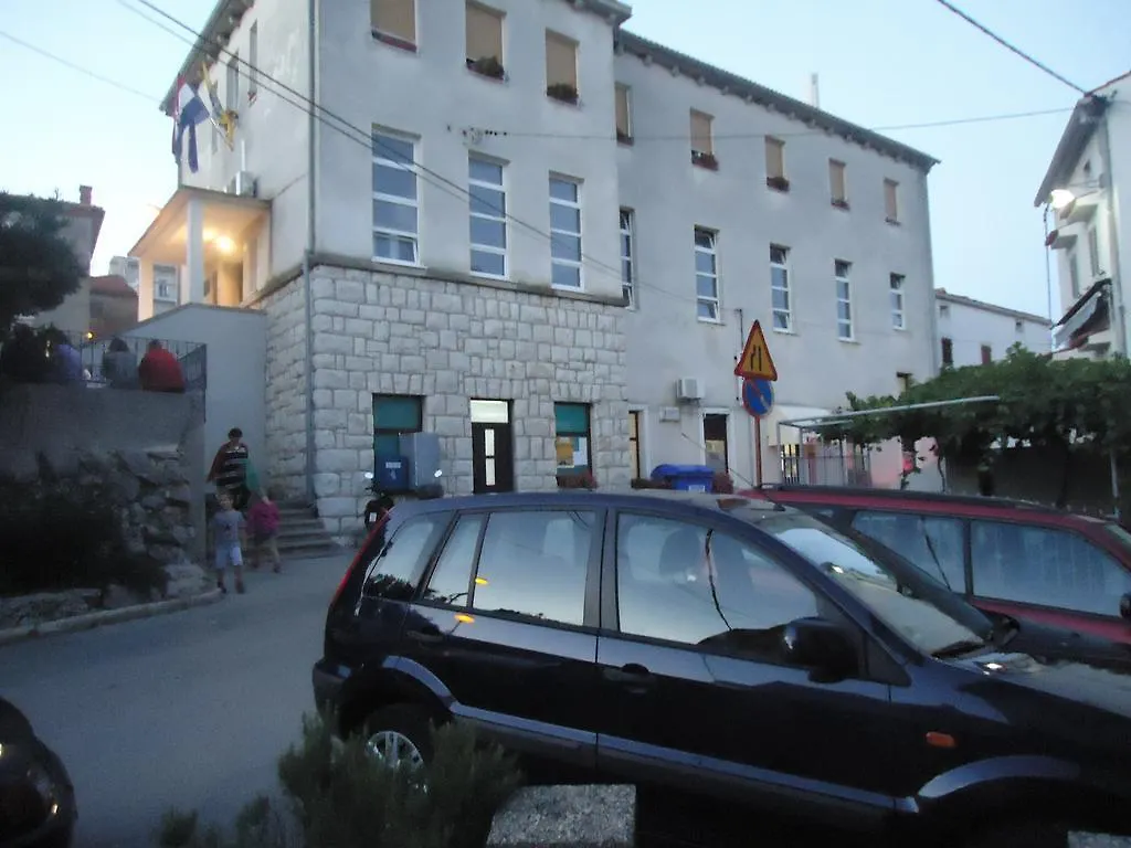 Apartment Filip Vrbnik Croatia