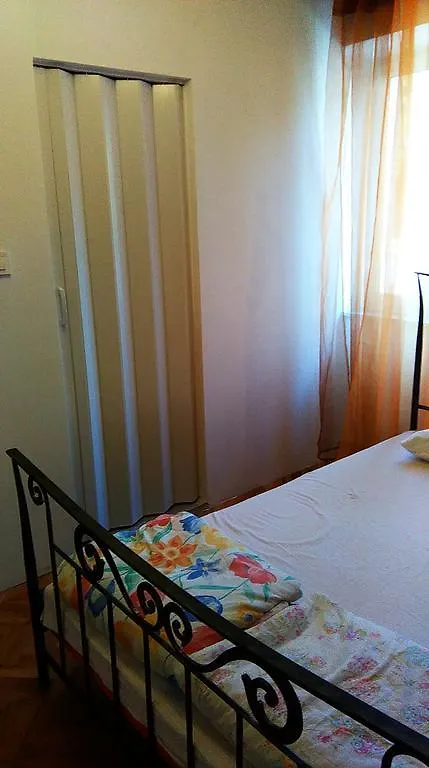 Apartment Filip Vrbnik 0*,  Croatia