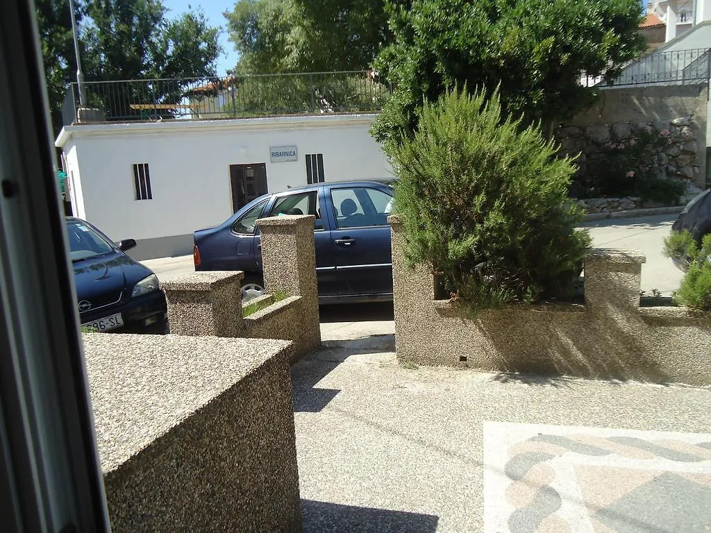 Apartment Filip Vrbnik 0*,