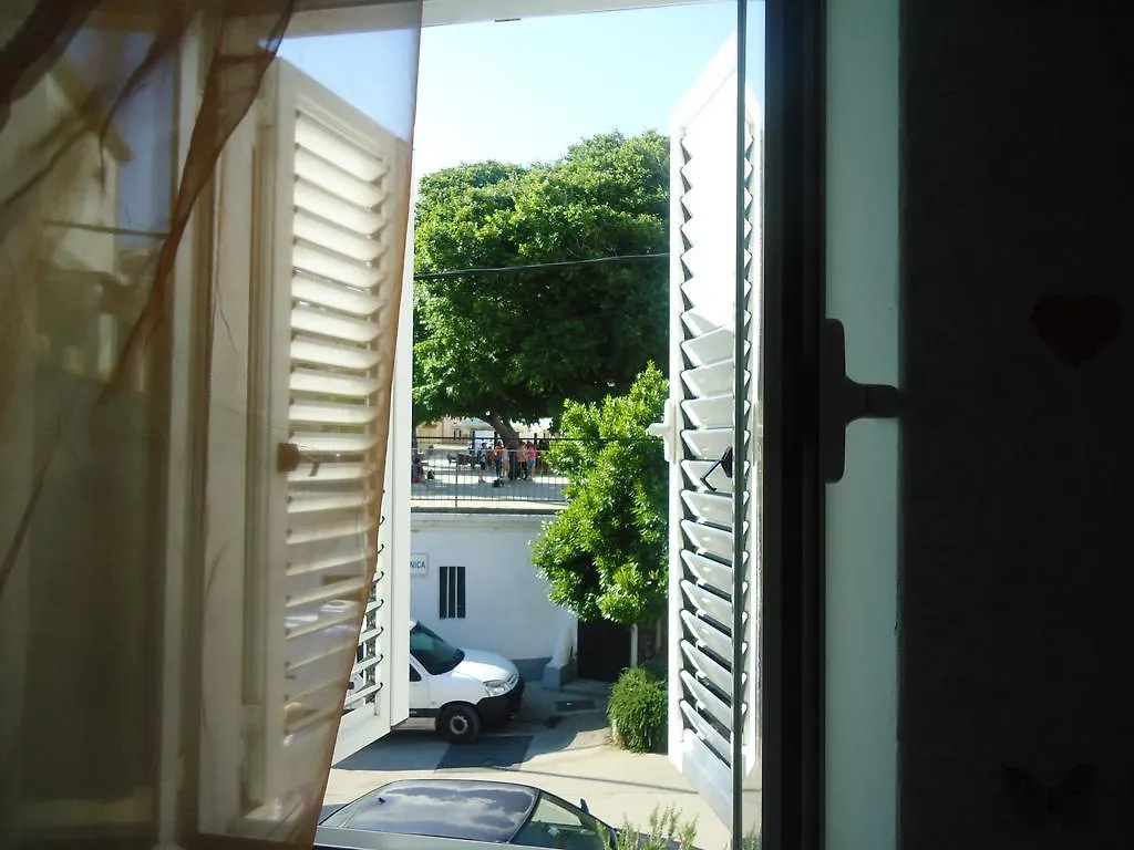 Apartment Filip Vrbnik Croatia