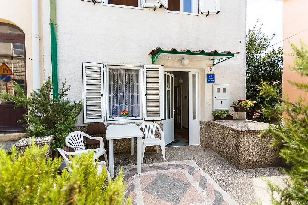 Apartment Filip Vrbnik Croatia
